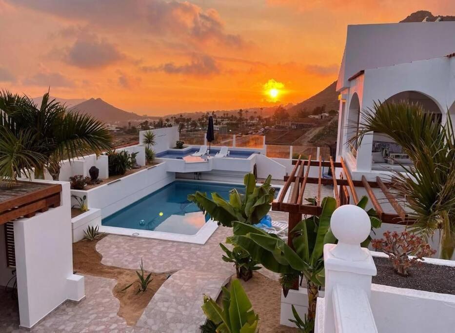 Gezellige Villa Met Prachtig Zicht En Zwembad Arona  Exteriér fotografie
