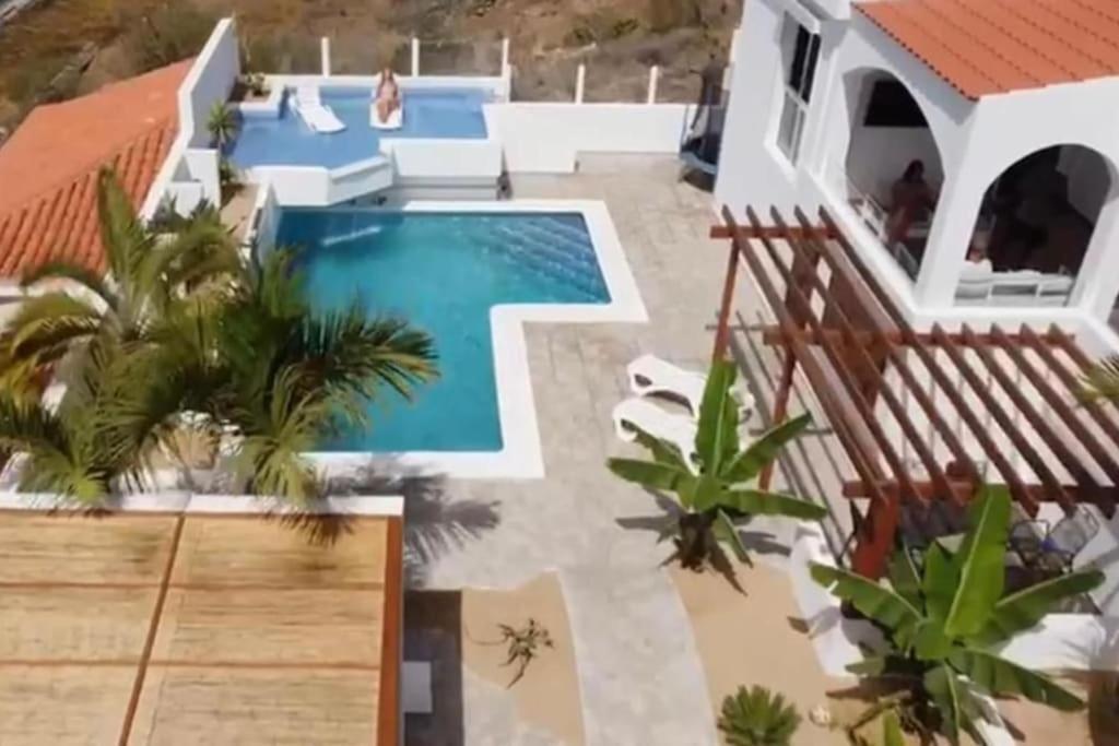 Gezellige Villa Met Prachtig Zicht En Zwembad Arona  Exteriér fotografie