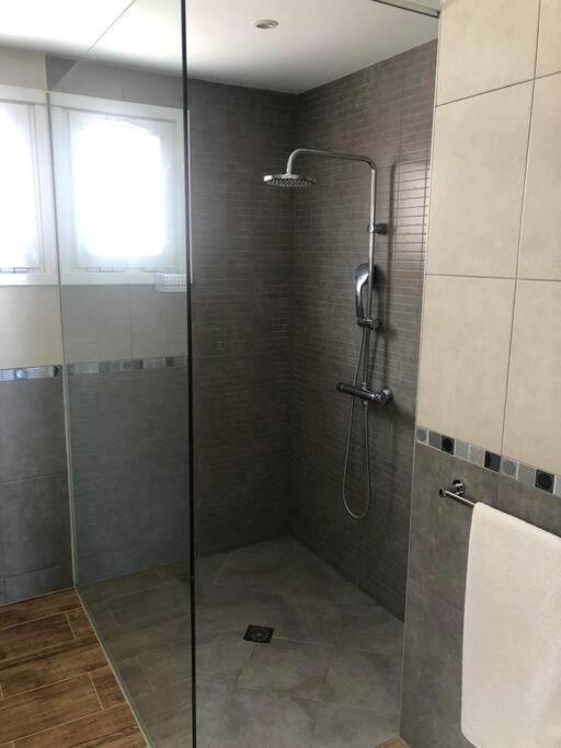 Gezellige Villa Met Prachtig Zicht En Zwembad Arona  Exteriér fotografie